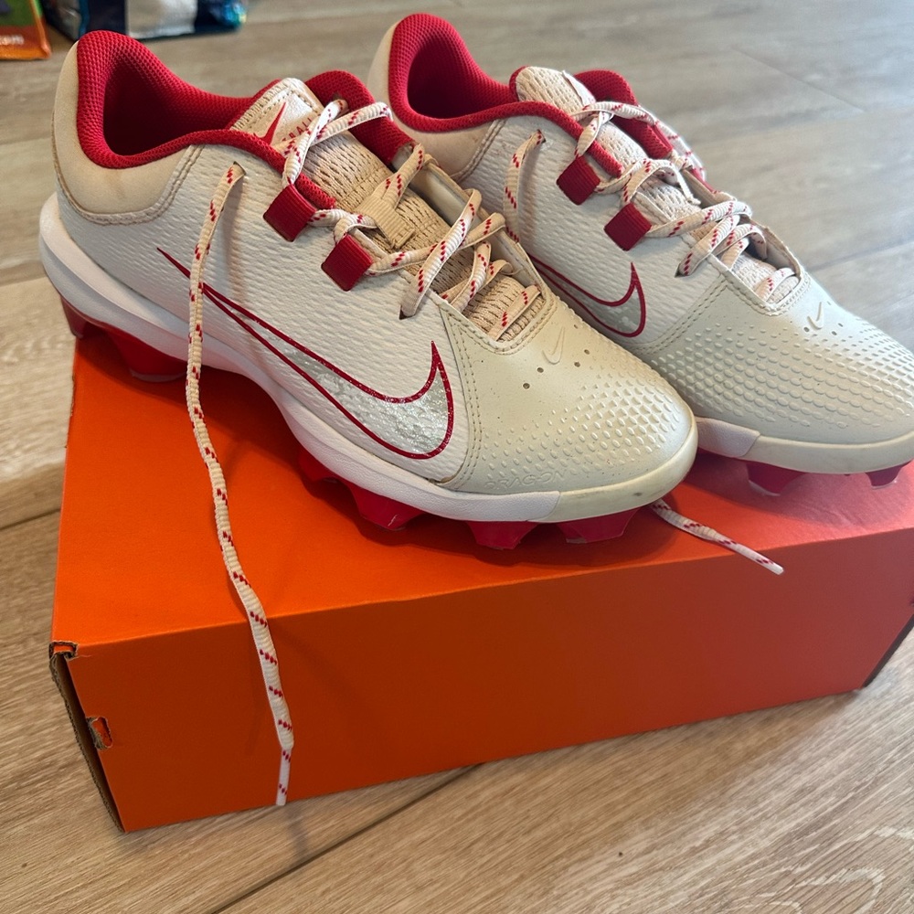 Nike Women’s Softball Cleats - Hyperdiamond